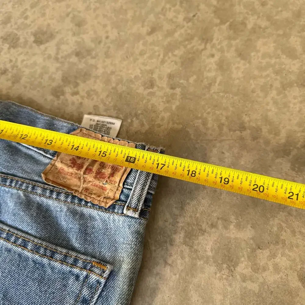 Vintage Y2K Levi's 505 Straight Fit Medium Wash Blue Jeans